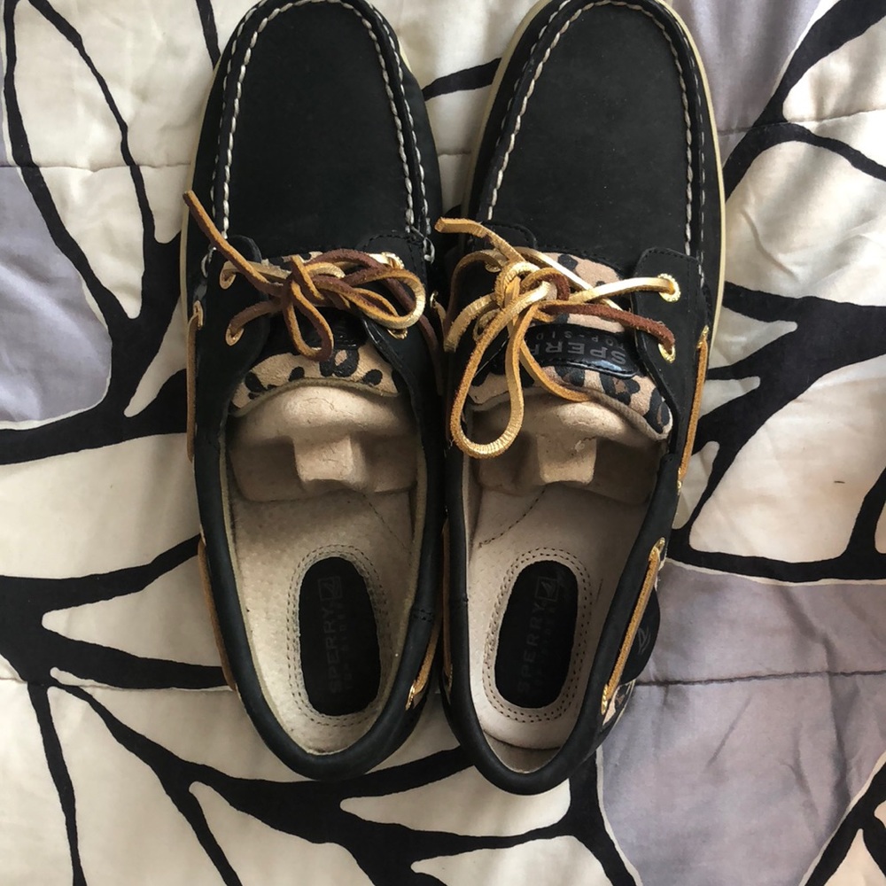 Navy blue & cheetah sperrys